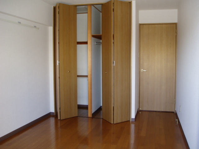 Living and room. Western style room ・ Flooring ・ closet
