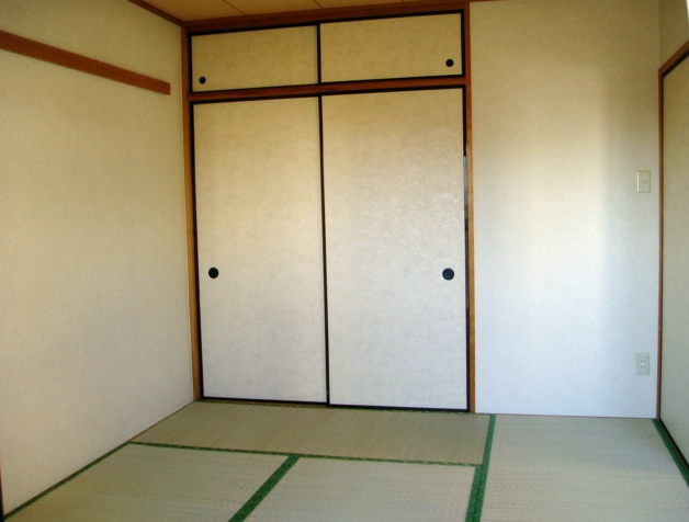 Living and room. Japanese-style room ・ Closet upper closet