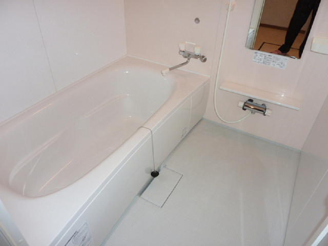 Bath. Wide 1 tsubo unit bus bathroom with ventilation drying function