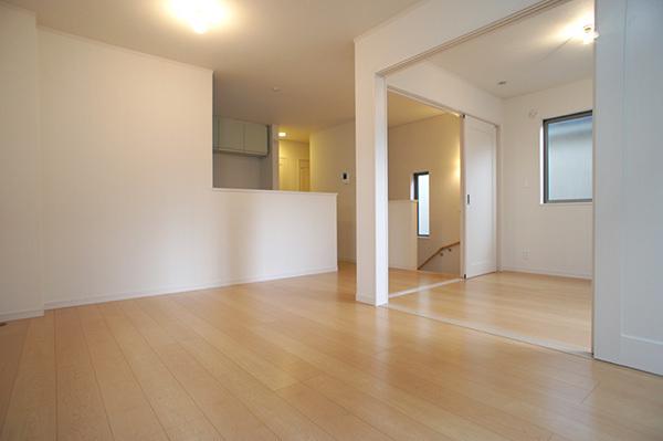 Living. Conversation of your family is lively, Open-minded LDK