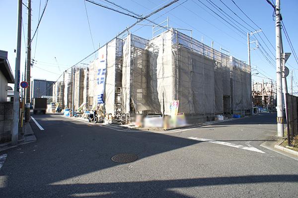 Local photos, including front road. Garbage disposal easy because there is a garbage yard facility in this subdivision within ☆