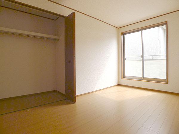 Non-living room. 4 Building All room pair glass