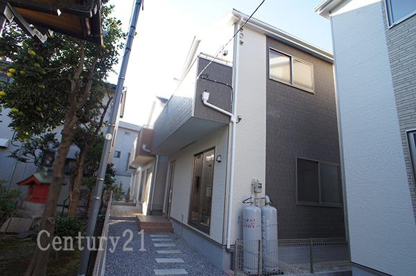 Local appearance photo. Local (11 May 2013) Shooting 5 Building