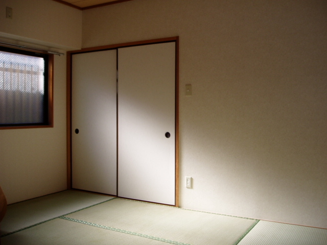 Living and room. Japanese-style room ・ Armoire