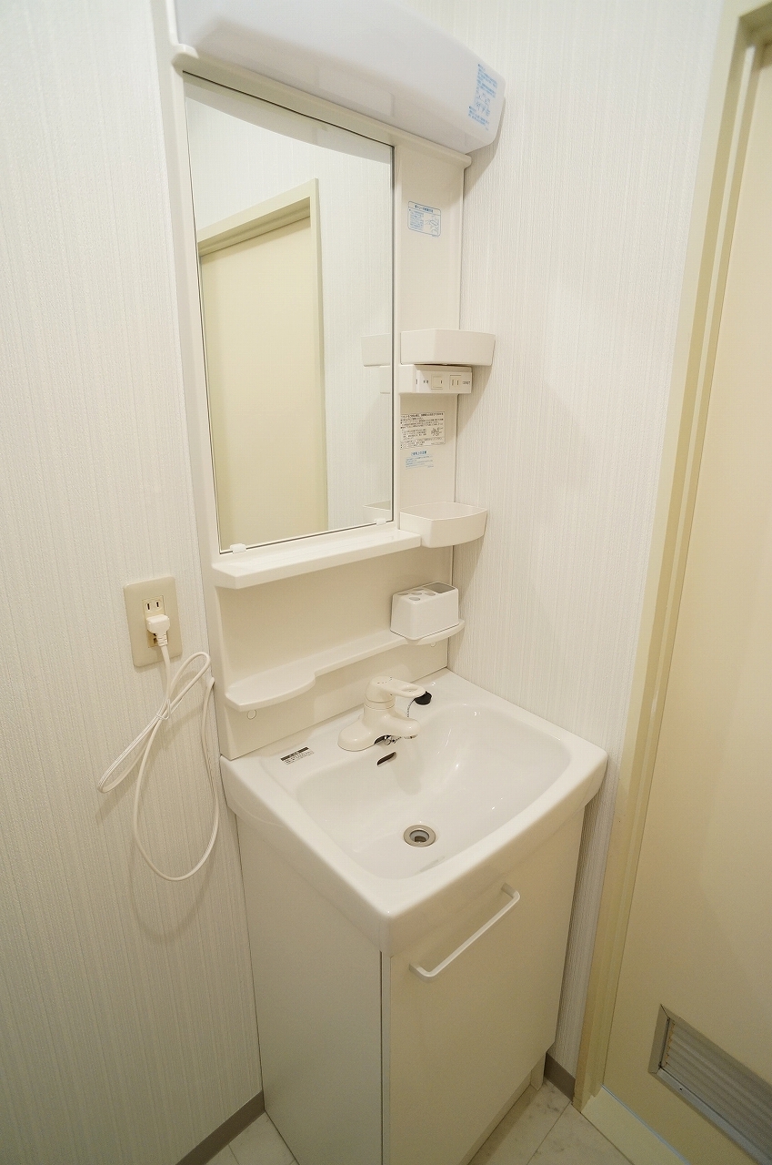 Washroom. Washstand new replaced.