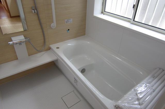 Same specifications photo (bathroom)