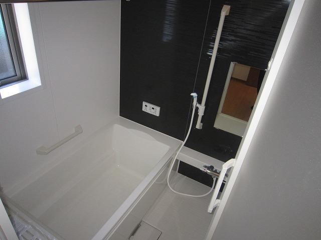 Bathroom. Indoor (11 May 2013) Shooting