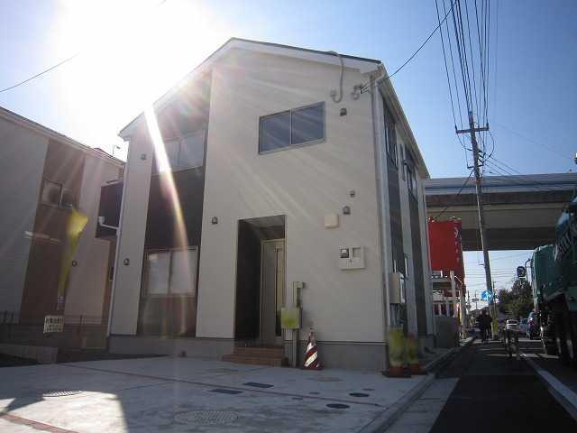 Local appearance photo. Local (11 May 2013) Shooting