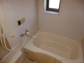 Bath. With reheating function ・ Yes window