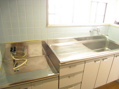 Kitchen. Gas stove is installed Allowed