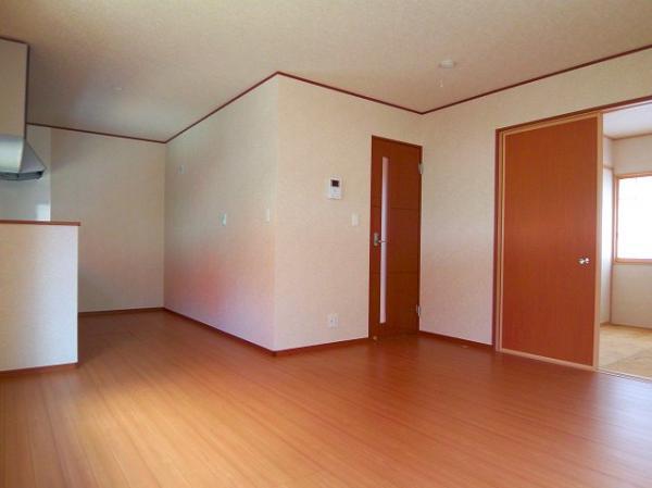 Living. 1 Building Independent kitchen