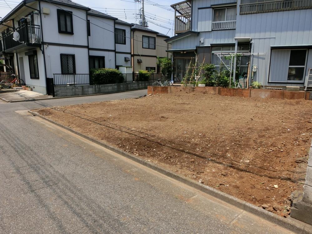 Local land photo. Ventilation good per southwest corner lot