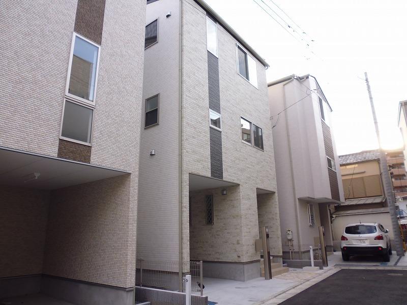 Local appearance photo. Local (11 May 2013) Shooting