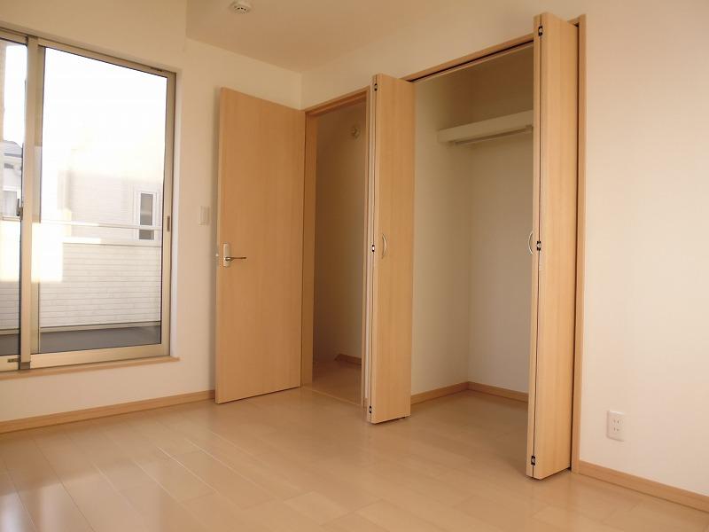 Non-living room. Indoor (11 May 2013) Shooting