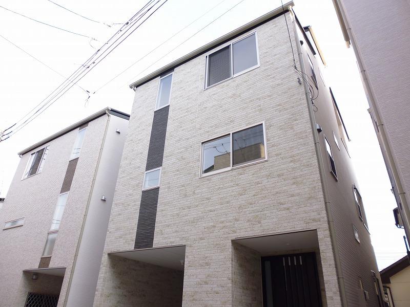 Local appearance photo. Local (11 May 2013) Shooting