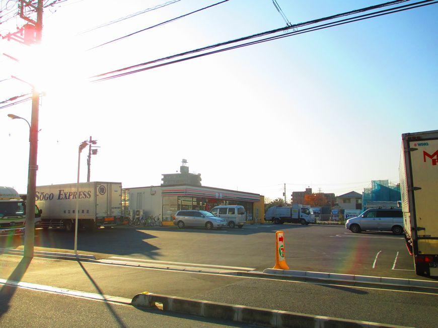 Convenience store. Until the Seven-Eleven 100m