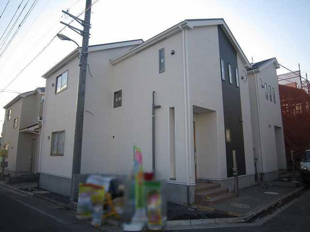 Local appearance photo. Local (12 May 2013) Shooting