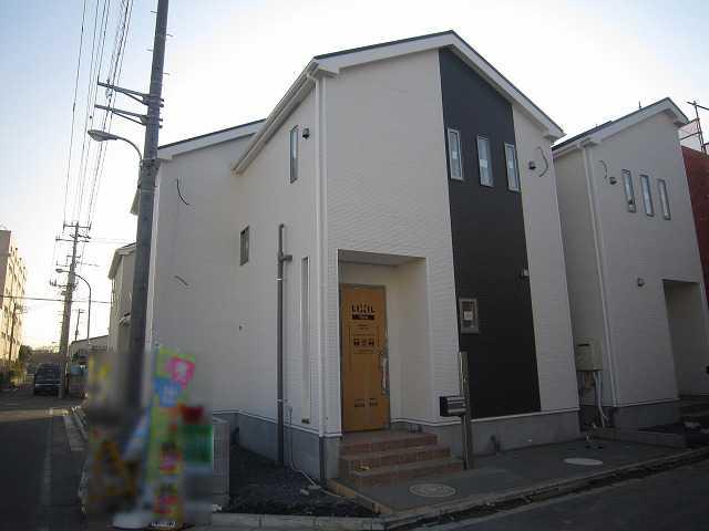 Local appearance photo. Local (12 May 2013) Shooting