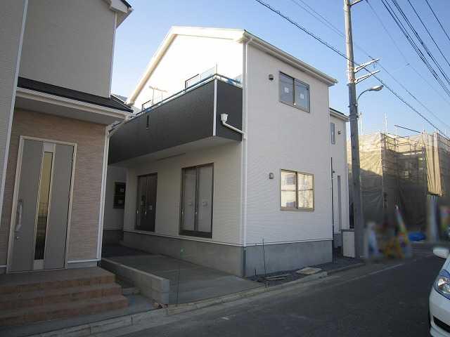 Local appearance photo. Local (12 May 2013) Shooting