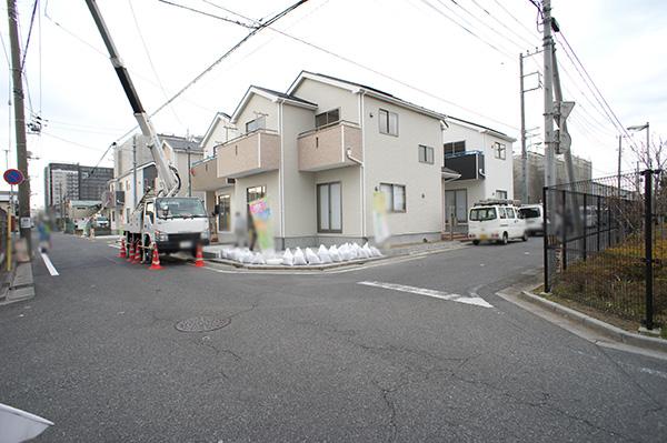 Local photos, including front road. Local (11 May 2013) Shooting