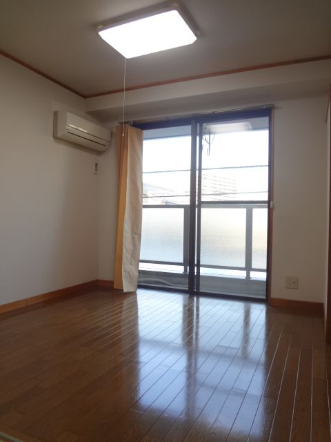 Living and room. It is a bright room is happy