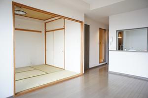 Living and room. Living next to Japanese-style