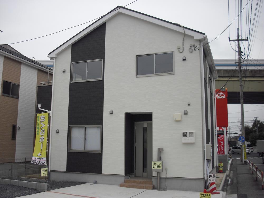 Local appearance photo. 1 Building Local (10 May 2013) Shooting