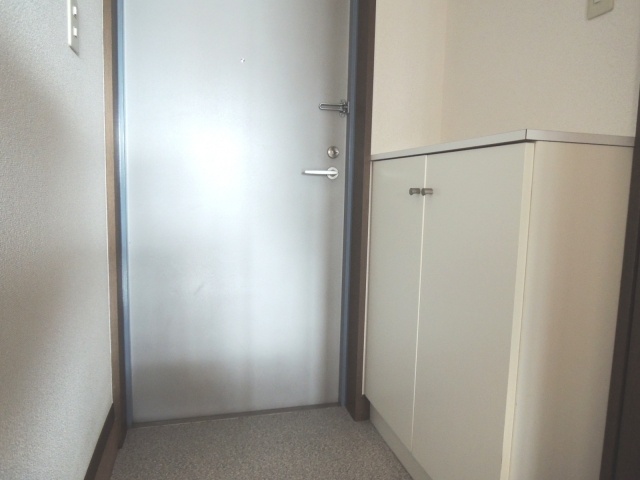 Entrance. Separate reference is a picture