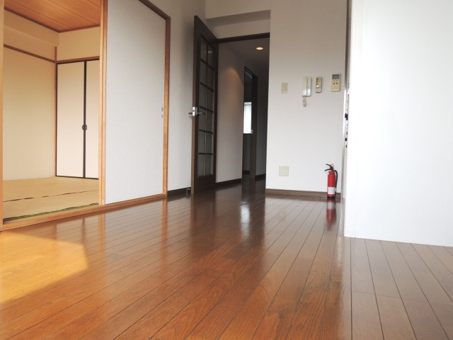 Living and room. Separate reference is a picture