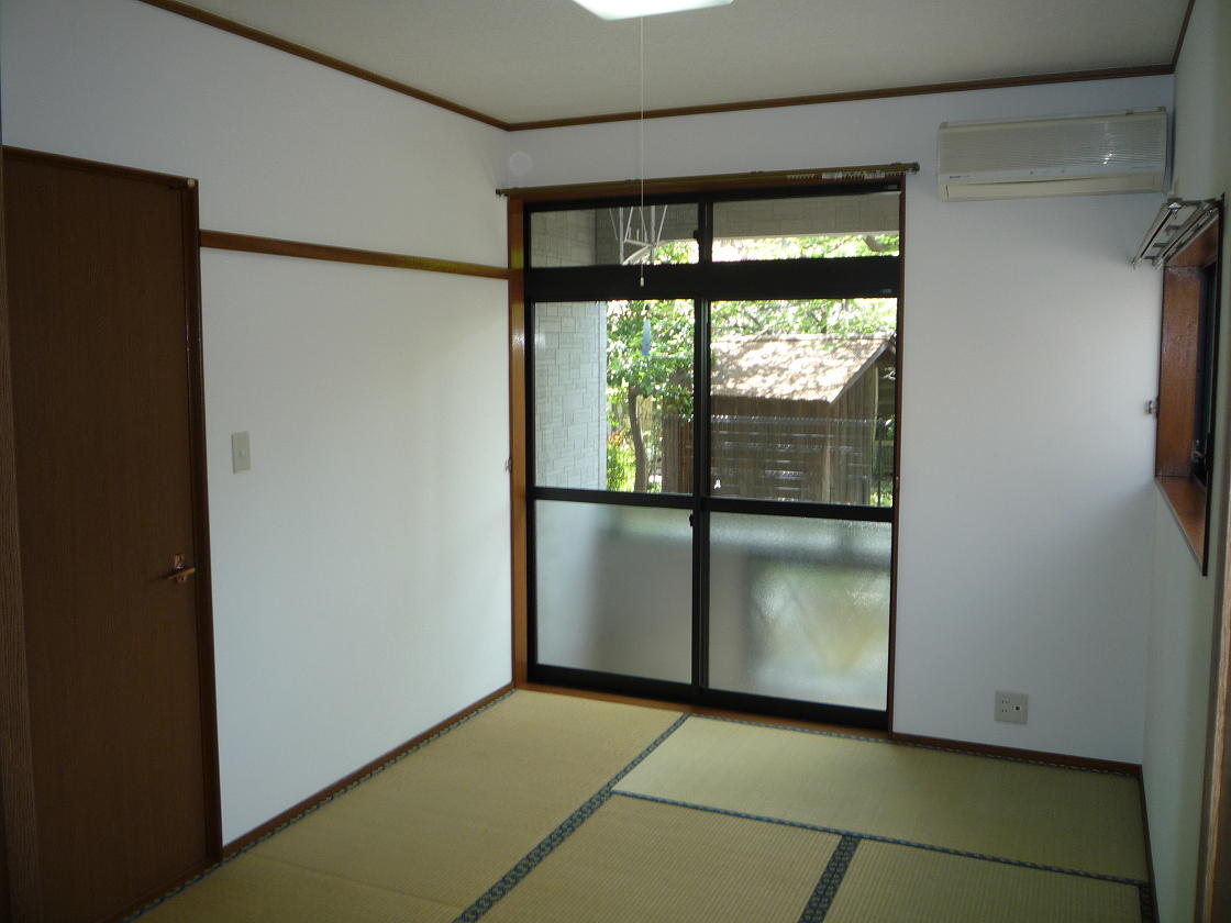 Living and room. Japanese-style room 6 Pledge (air-conditioned)