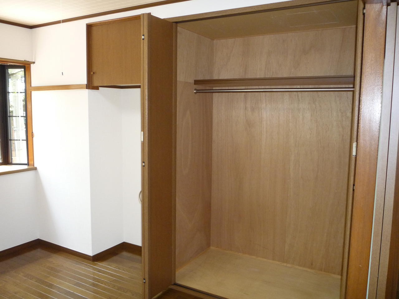 Receipt. Storage space (Western-style)