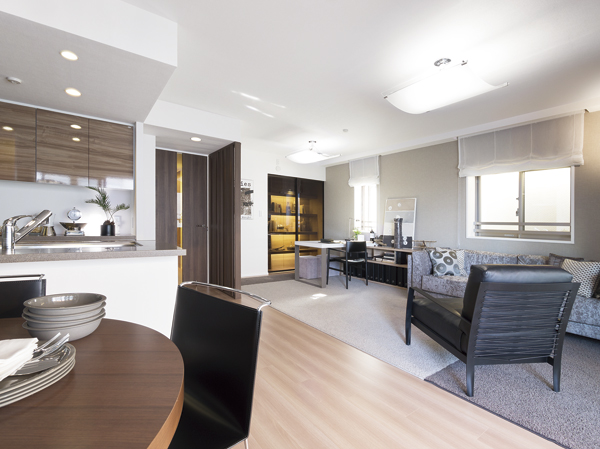 In multifaceted opening of the corner dwelling unit unique, LD bright and comfortable space