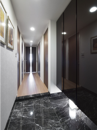 Entrance feel the height of the grade