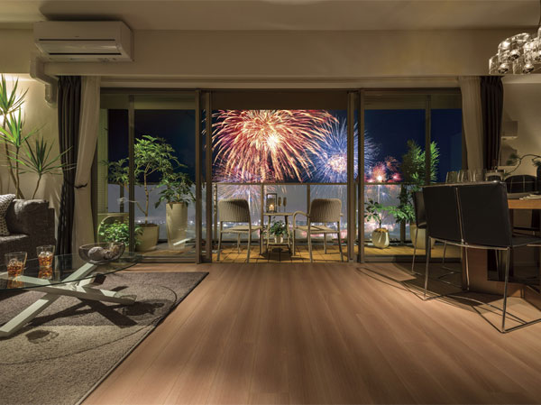 Living.  [living ・ dining] living ・ View from dining to those local approximately 21m (8 floor equivalent) shooting from the (October 2012 shooting), "Todabashi fireworks ・ Synthesize Itabashi fireworks "shooting (August 2012 shooting) ・ Which was subjected to a CG processing, Slightly different from the view from the actual dwelling unit.