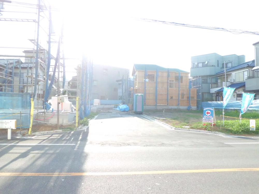 Local photos, including front road. Since the front road is a 6m development road of, Is safe without any street of the public road is a car of Toda! ! 