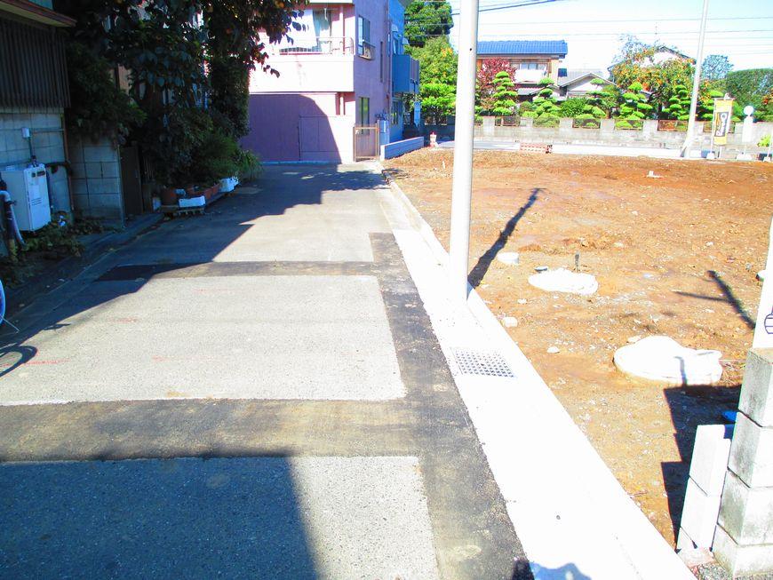 Local photos, including front road. Local (10 May 2013) Shooting