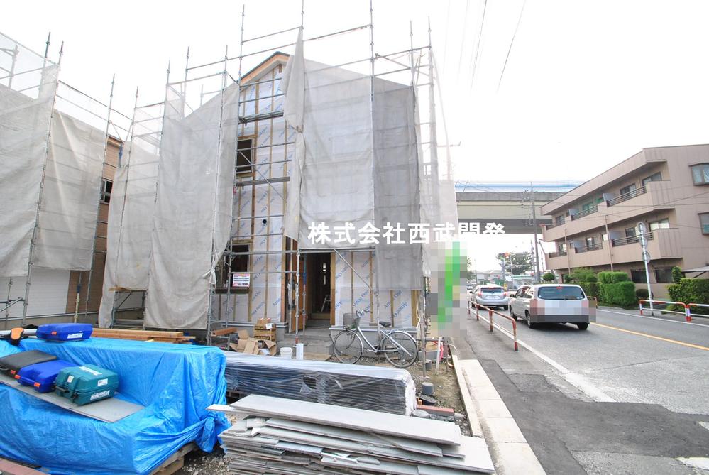 Local photos, including front road. Local (August 2013) Shooting