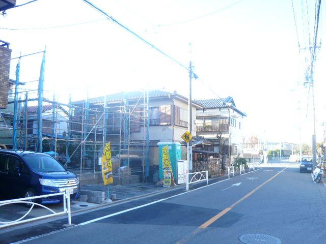 Local photos, including front road. 12 / 21 shooting Before the road width 8M