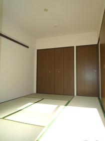 Living and room. It is south-facing bright rooms