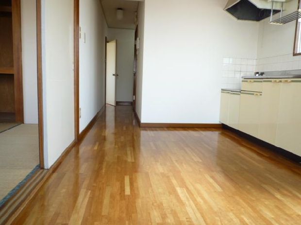 Living and room. Separate reference is a picture