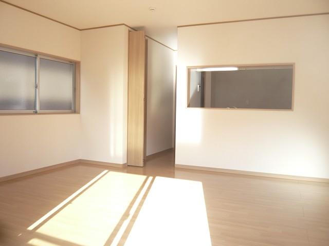 Living. 4 Building, Large and bright living room.