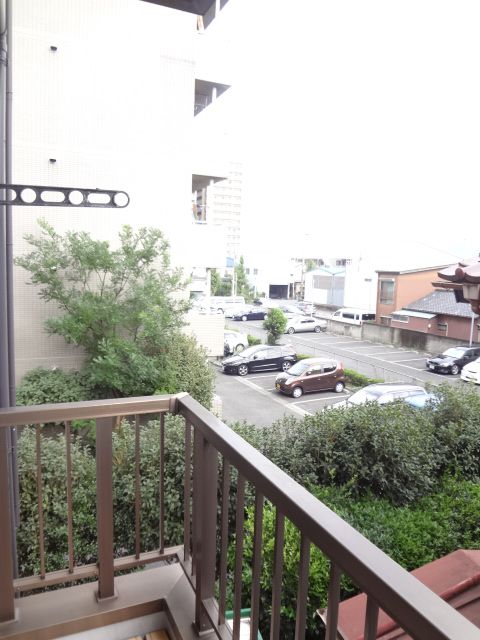 Balcony. Japan is entering easy veranda!