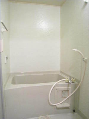 Bath. Slowly healed likely in the bright colors of the bath