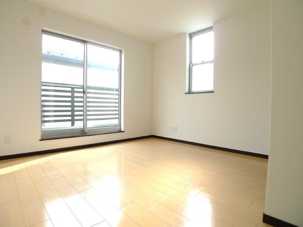 Non-living room. Indoor (10 May 2011) Shooting