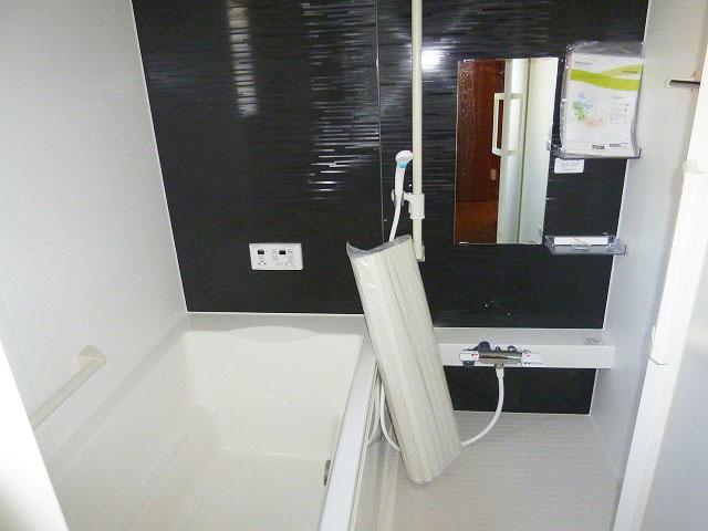 Bathroom. Indoor (12 May 2013) Shooting 1 Building