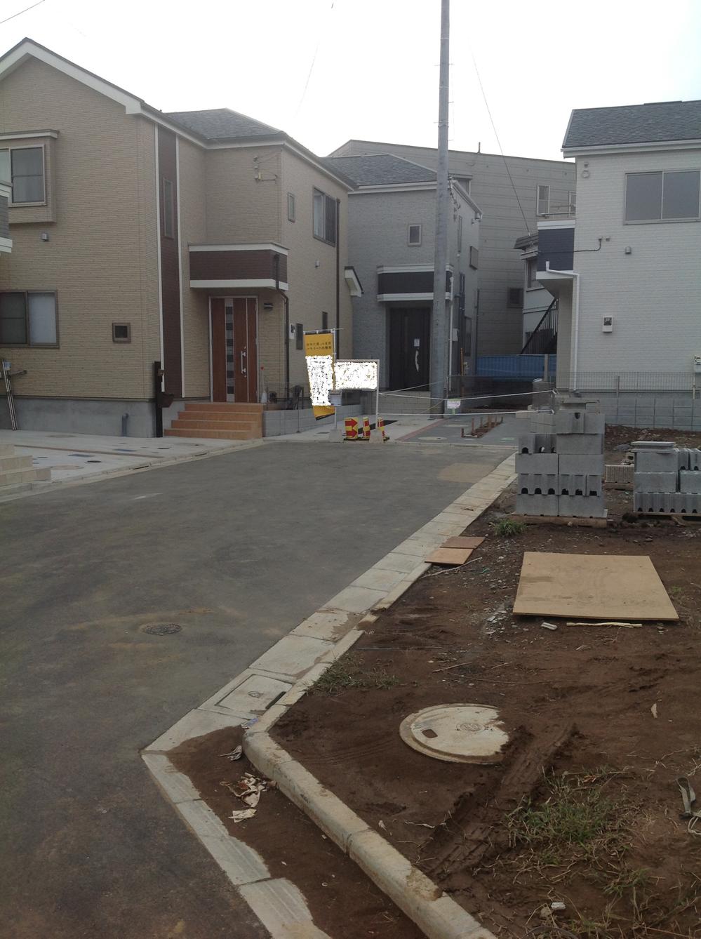 Local photos, including front road. All six buildings