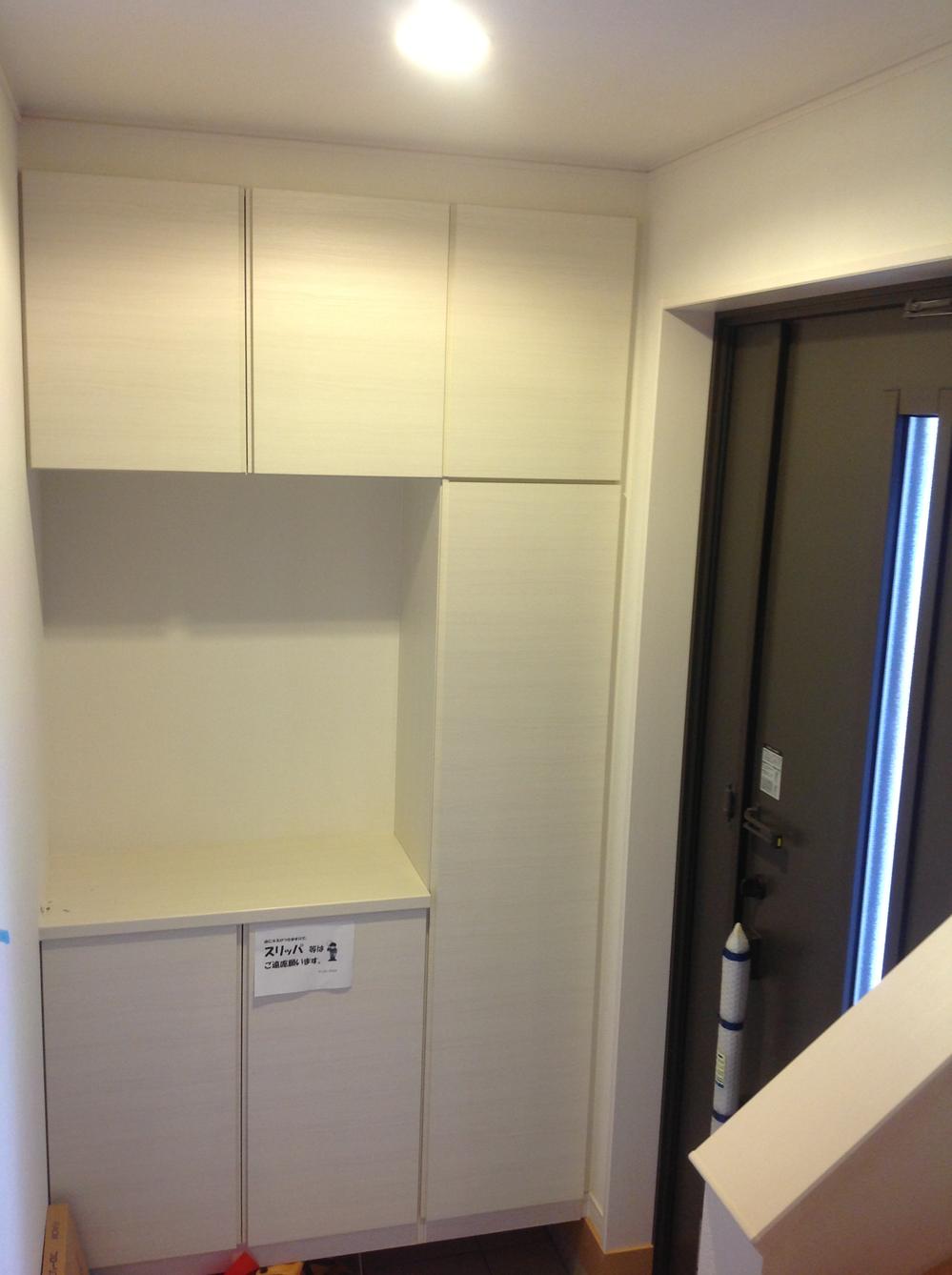 Entrance. Entrance (November 2013) Shooting