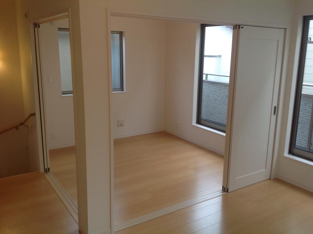 Non-living room. Living with the face-to-face of Western-style