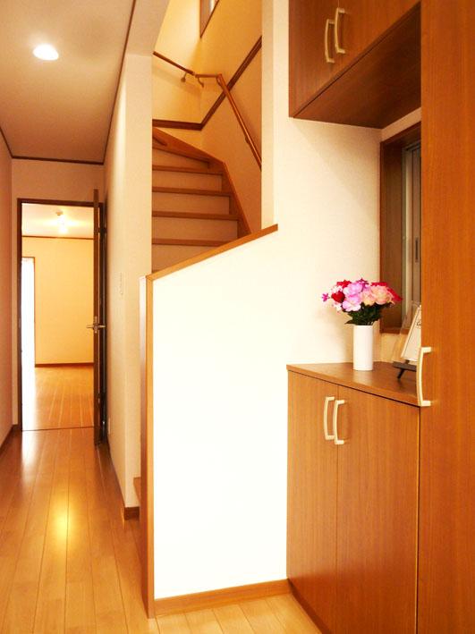 Other introspection. Building 3 Indoor (10 May 2013) Shooting A lot of shoes and boots, Entrance housed the umbrella can also be fully accommodated!