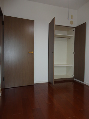 Other room space. Western-style about 4.5 Pledge